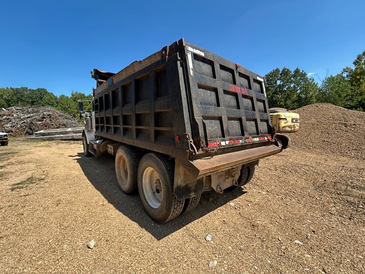#22533-•-1994-freightliner-t/a-daycab-dump-truck-vin:-1fuyfdyb6rp462199-image-4