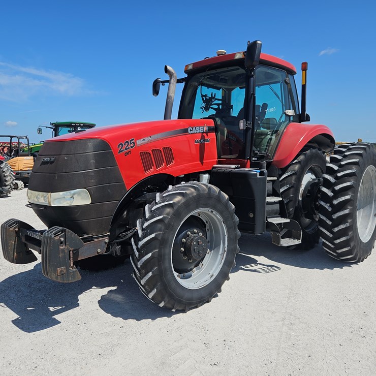 2011 CASE IH MAGNUM 225