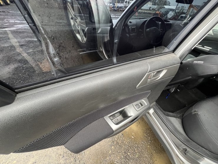 2011-subaru-forester-image-21