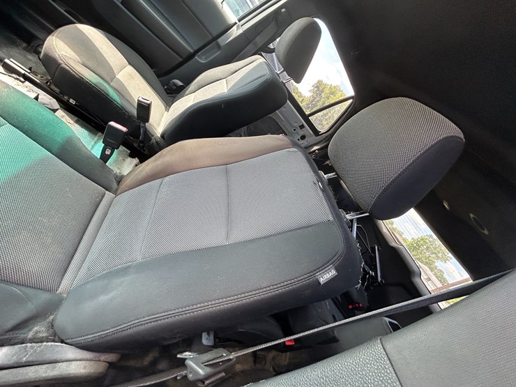 2013-ford-explorer-image-46