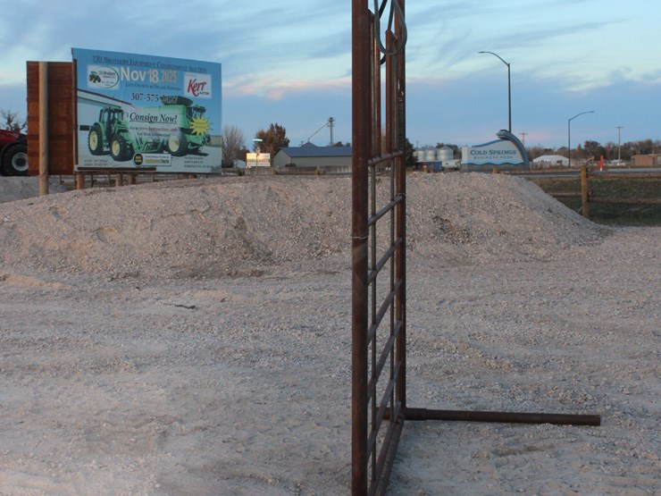 #4354-•-7'-wide-freestanding-atv-gate-image-4