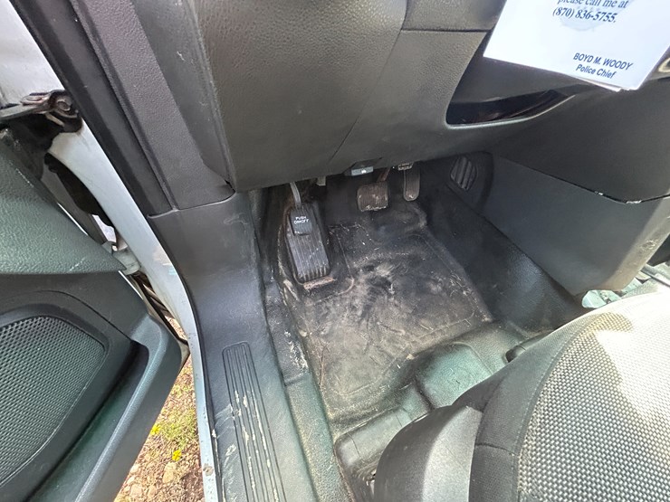 2013-ford-explorer-image-44