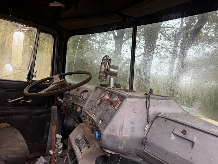 #22576-•-inop-1987-mack-r600k-t/a-single-cab-truck-tractor-vin:-1m3n231k8ht004087-image-27