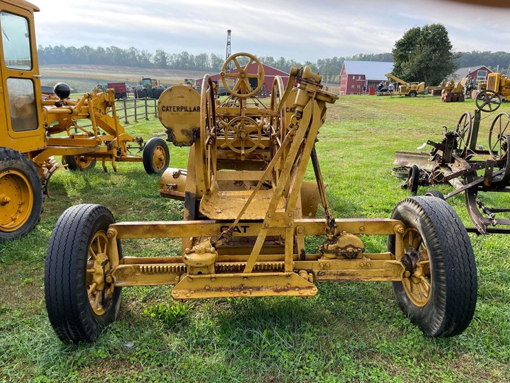 caterpillar-44-tow-grader-image-5