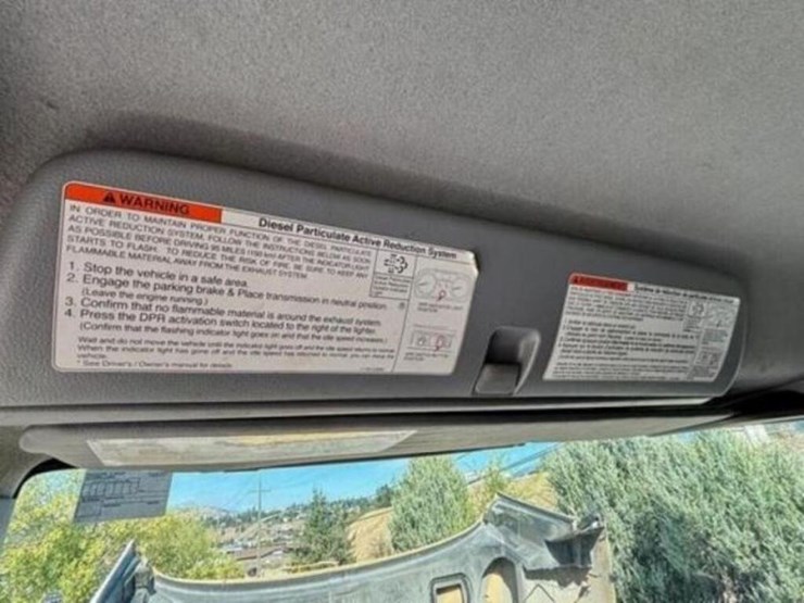 2010-hino-258-image-76