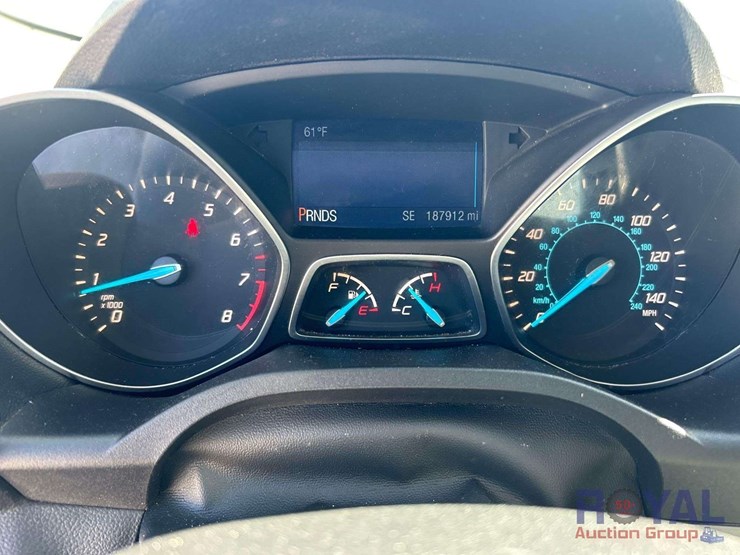 2015-ford-escape-se-image-17