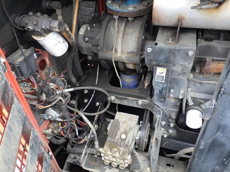 2011-ford-f650-image-28