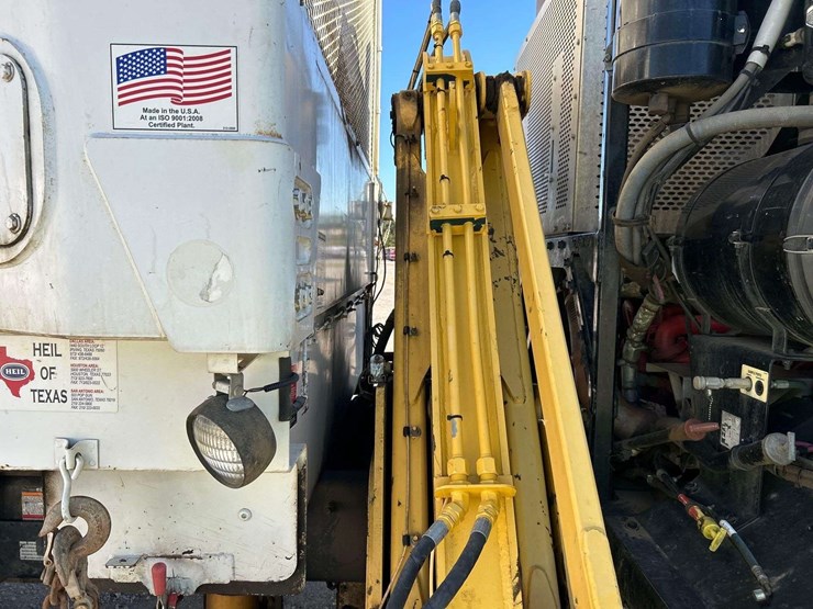 2019-peterbilt-520-image-20