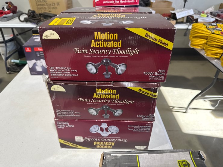 #28399-•-lot-of-(6)-motion-activated-security-flood-lights-image-6