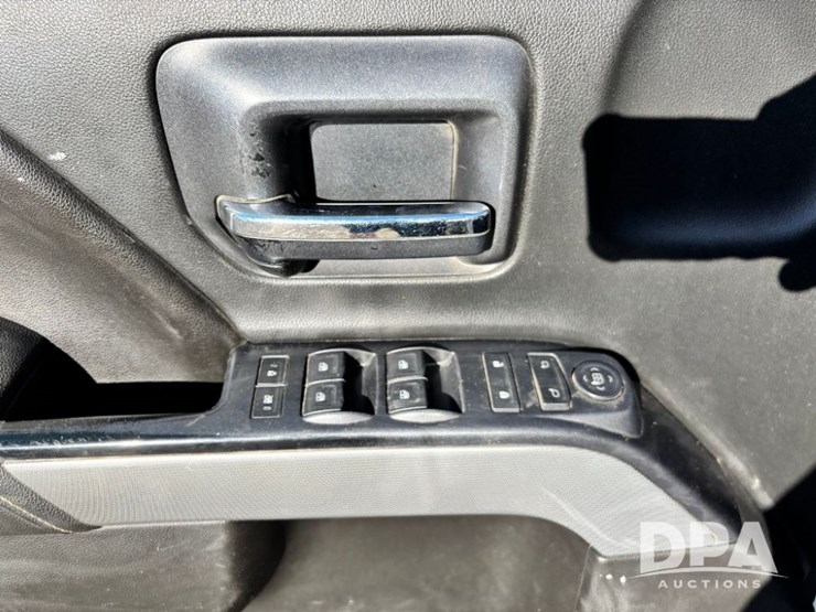 2015-chevrolet-silverado-image-69