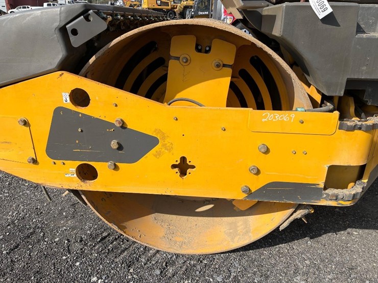 volvo-dd120b-image-19