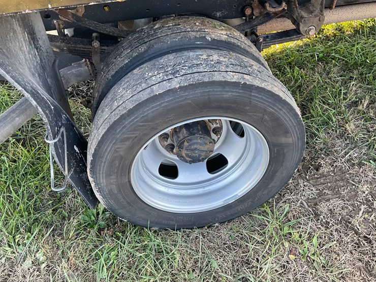 2020-ford-f550-image-8