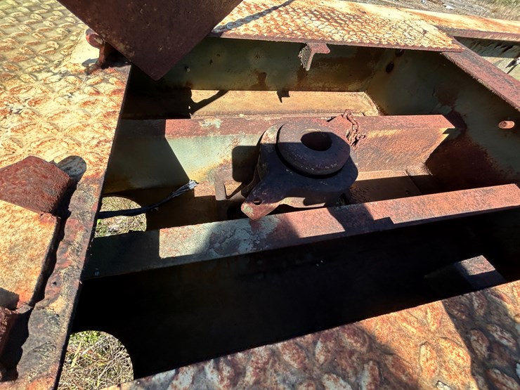 #22567-•-cw-4373-44'-t/a-fixed-neck-lowboy-trailer-cw-94-image-19