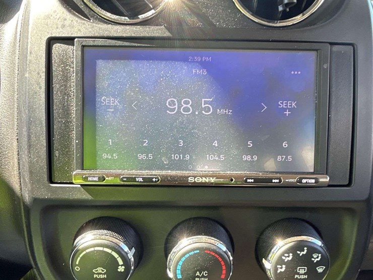 2014-jeep-patriot-image-17