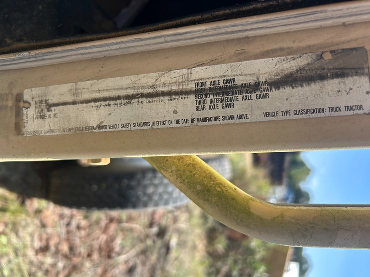 #22529-•-inop-1992-freightliner-t/a-daycab-truck-tractor-vin:-1fuymzyb1np357132-image-63