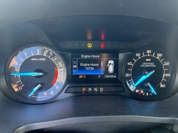 2016-ford-explorer-image-28