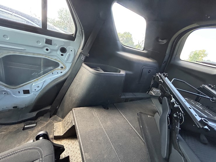 2013-ford-explorer-image-21