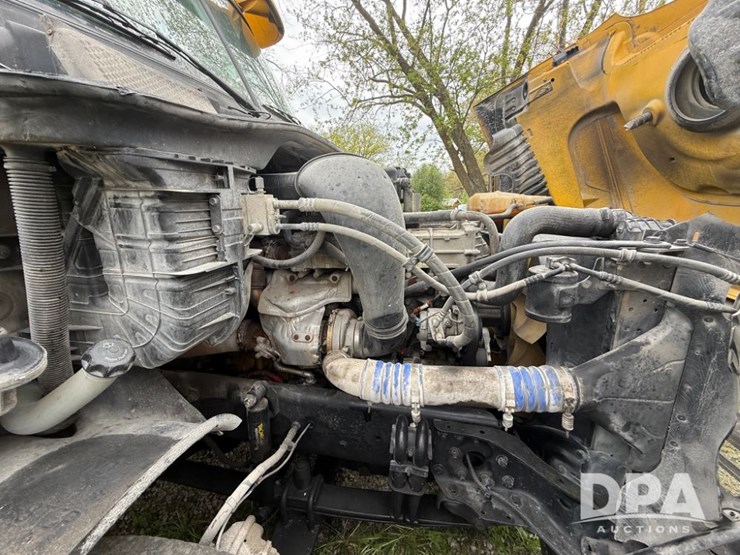 2012-freightliner-cascadia-truck-(lld1452)-image-21