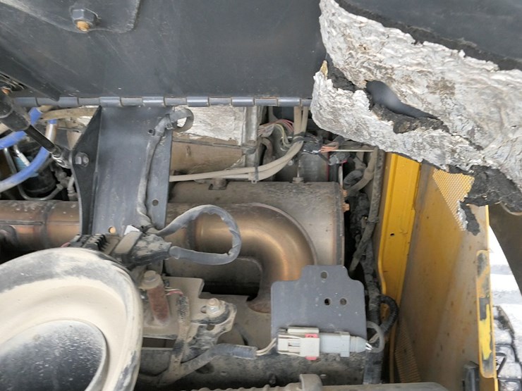 2018-deere-331g-image-17