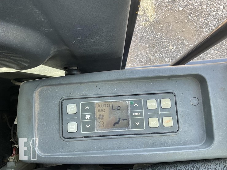 2018-case-cx57c-image-26