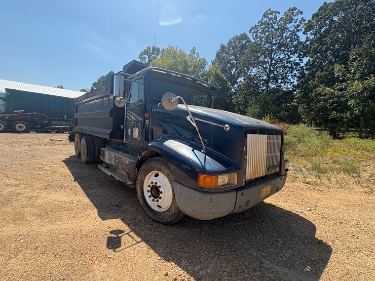 1995-international-9400-image-2