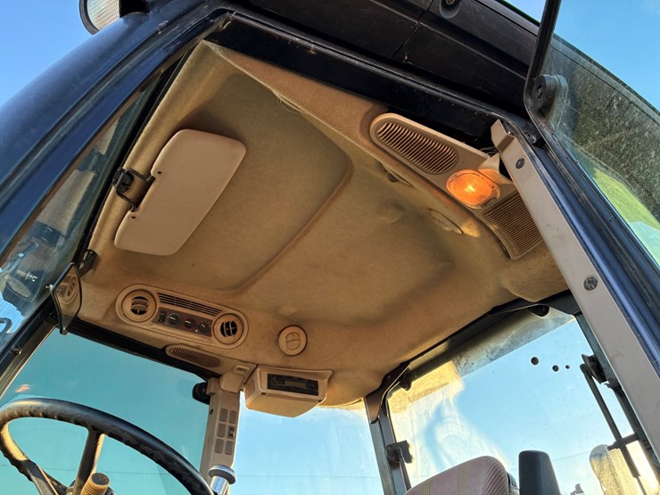 2017-john-deere-6115d-image-12