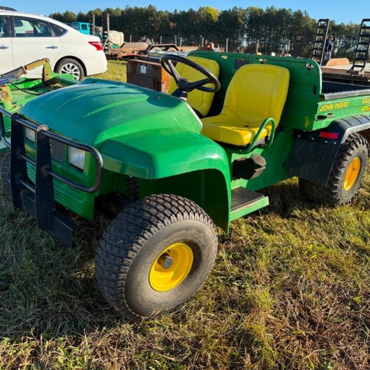 JOHN DEERE GATOR