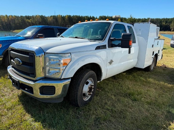 2015-ford-f350-xl-image-1