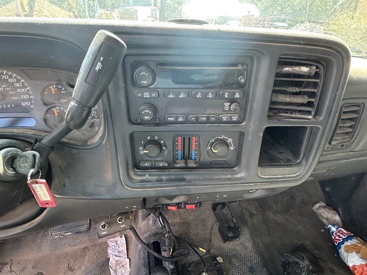 2007-chevrolet-silverado-image-36