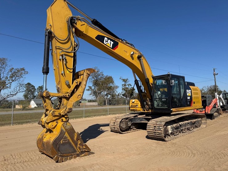 2019-caterpillar-330-image-8