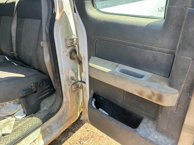 2010-ford-f150-image-21