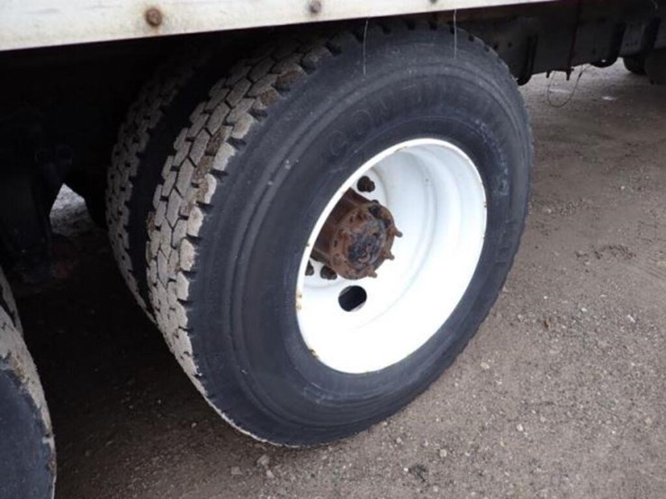 inoperable-2010-freightliner-m2106-business-class-image-59