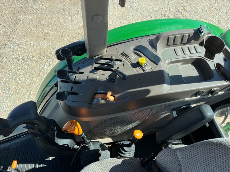 2020-john-deere-5100e-image-15