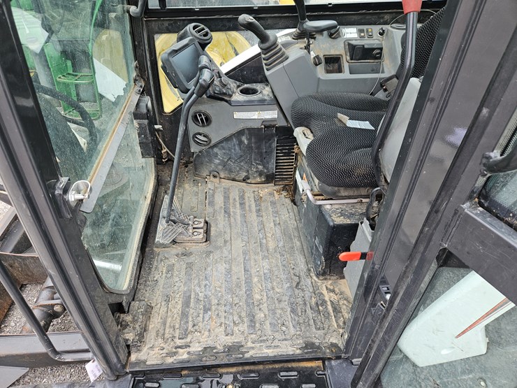 2022-bobcat-e60-image-9