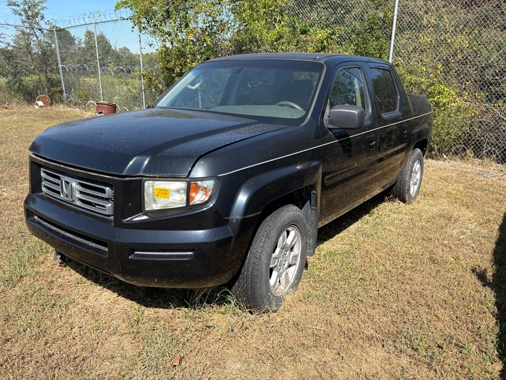 2006-honda-ridgeline-image-1