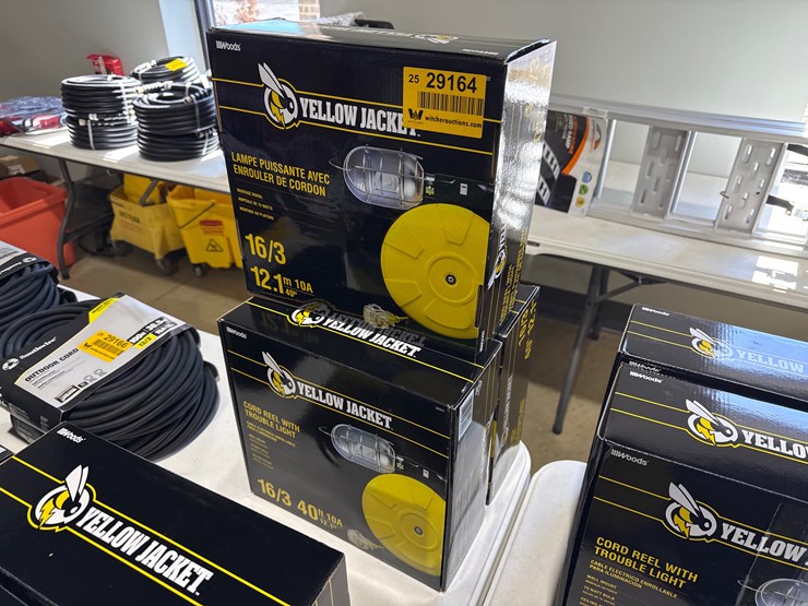 yellow-jacket-40-image-1