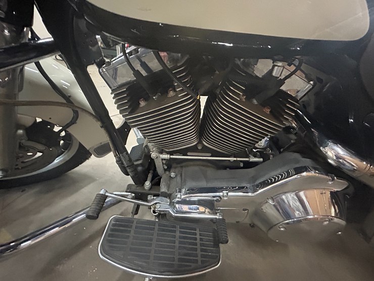 #27034-•-2003-harley-davidson-police-road-king-motorcycle-vin:-1hd1fhw183y736720-image-20