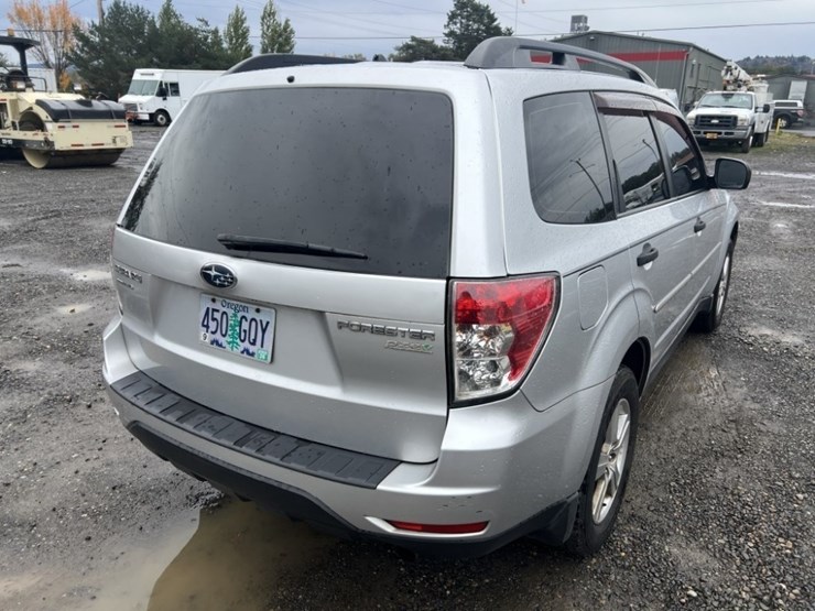 2011-subaru-forester-image-4