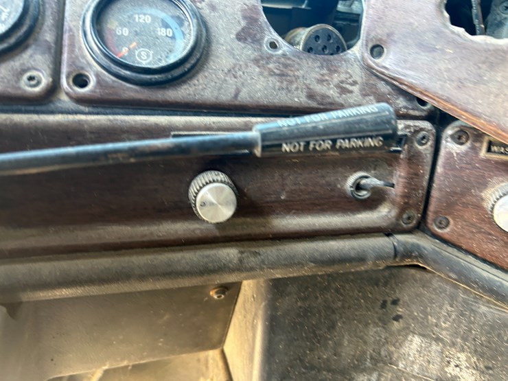 #22529-•-inop-1992-freightliner-t/a-daycab-truck-tractor-vin:-1fuymzyb1np357132-image-57