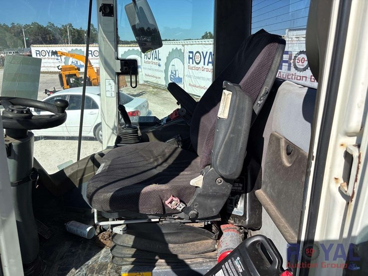 2015-liebherr-l542-image-20