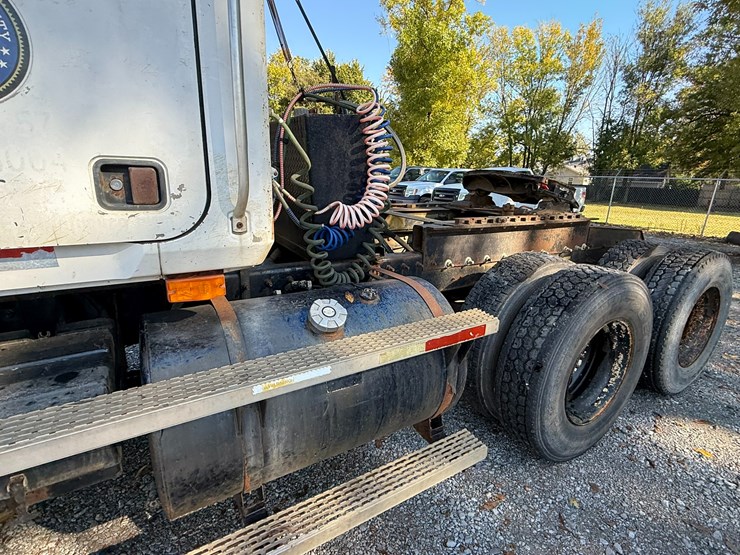 1995-mack-ch613-image-14