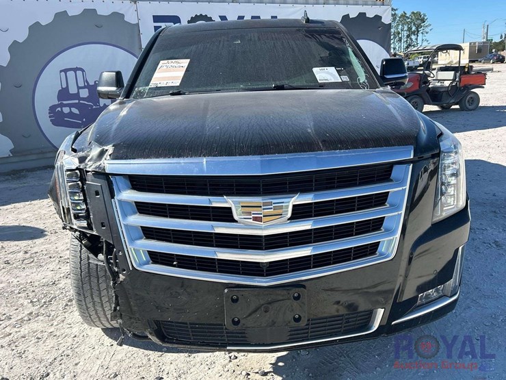 2015-cadillac-escalade-esv-image-29
