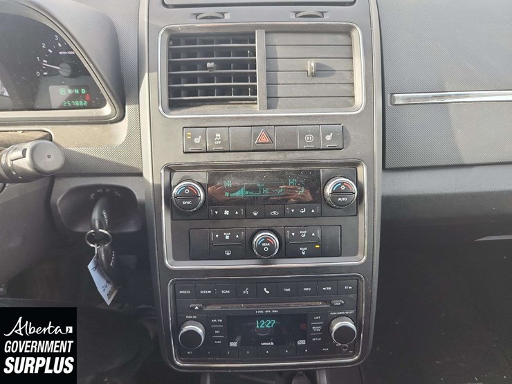 2010-dodge-journey-image-19