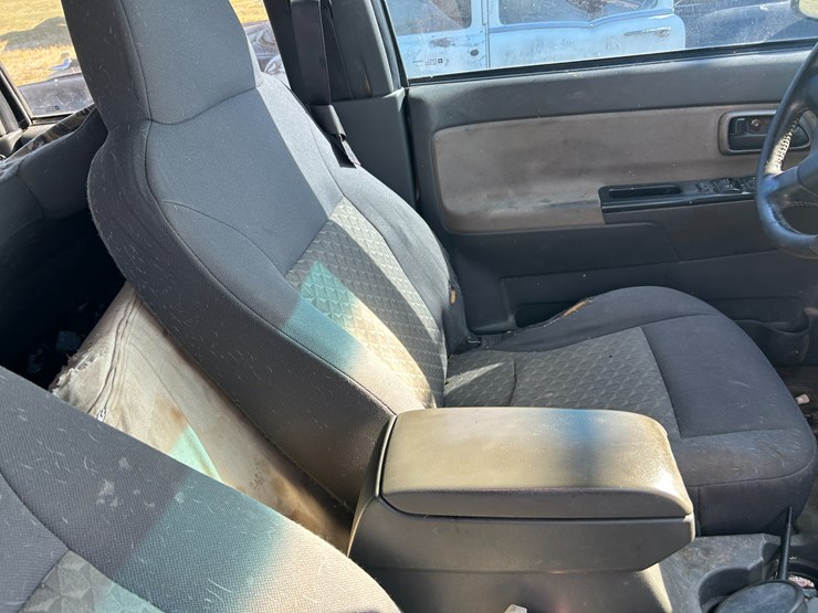 2004-gmc-canyon-image-24