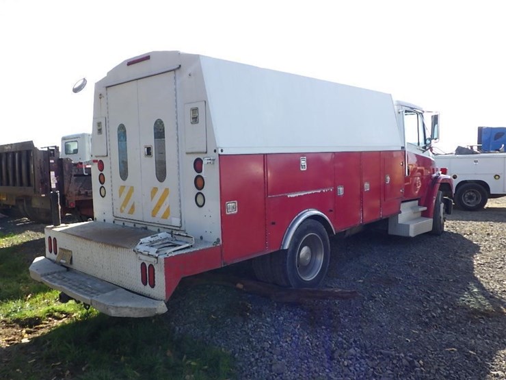 2002-freightliner-fl50-image-4