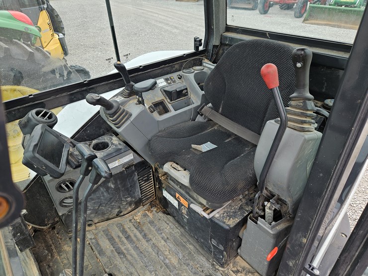 2022-bobcat-e60-image-8