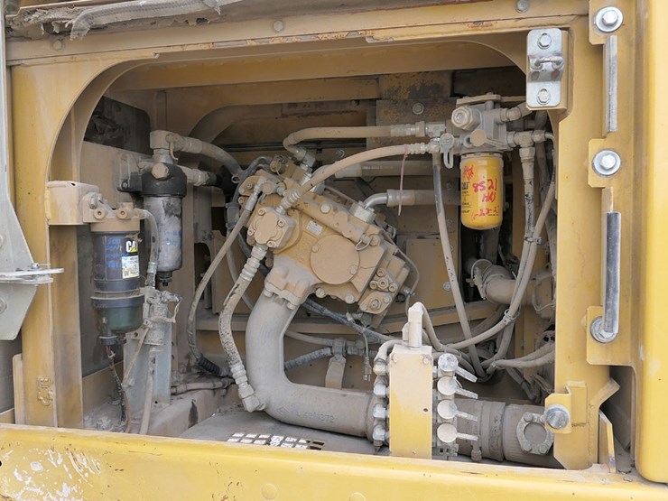 2015-caterpillar-329fl-image-26