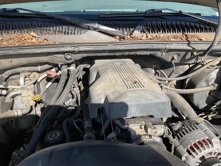 2000-chevrolet-suburban-image-7