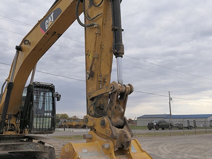 2015-caterpillar-329fl-image-6