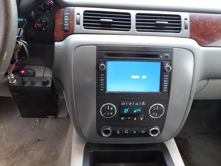 2011-gmc-2500hd-image-25